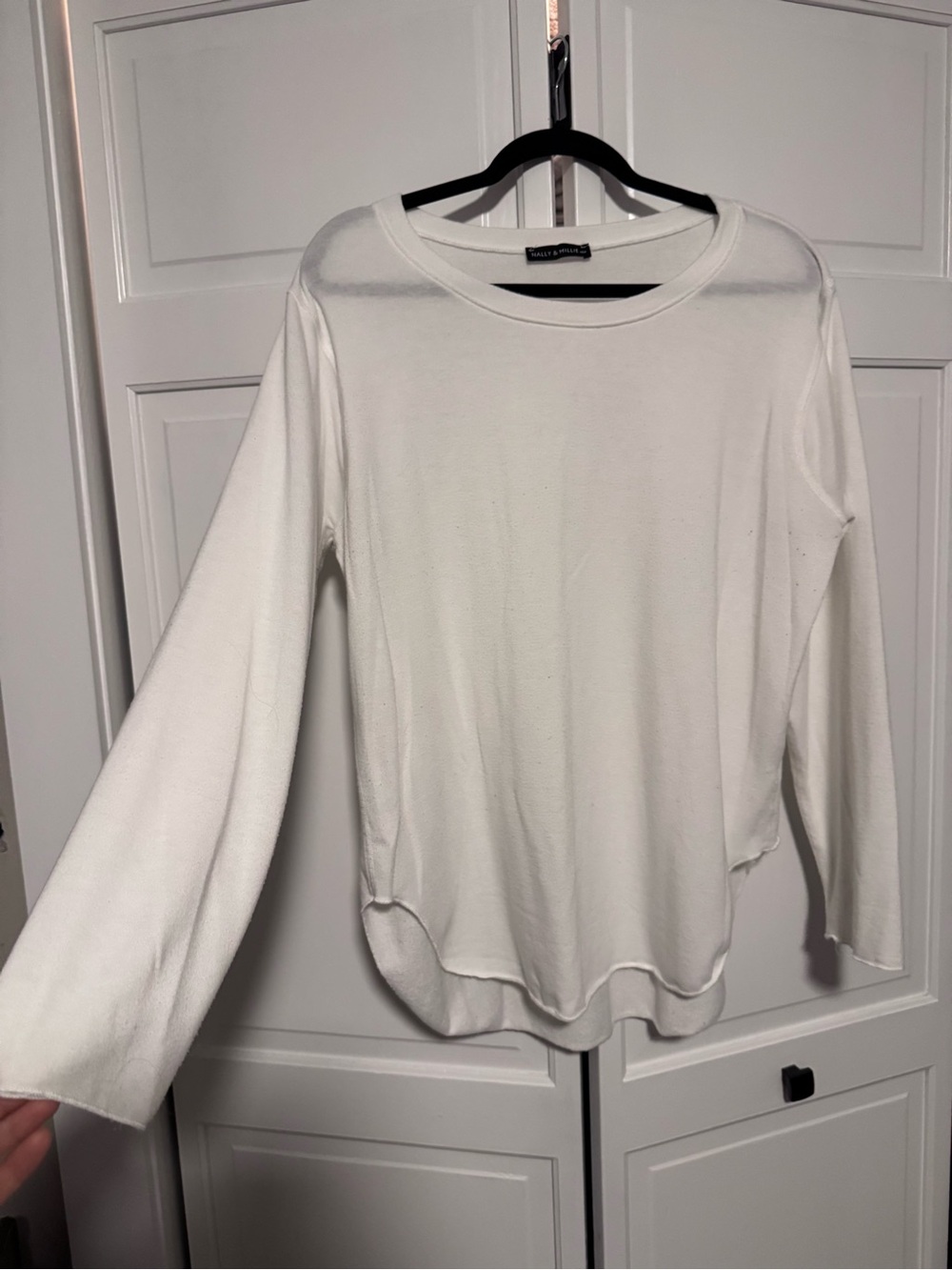 Nally & Millie White Long-Sleeve Crewneck Top